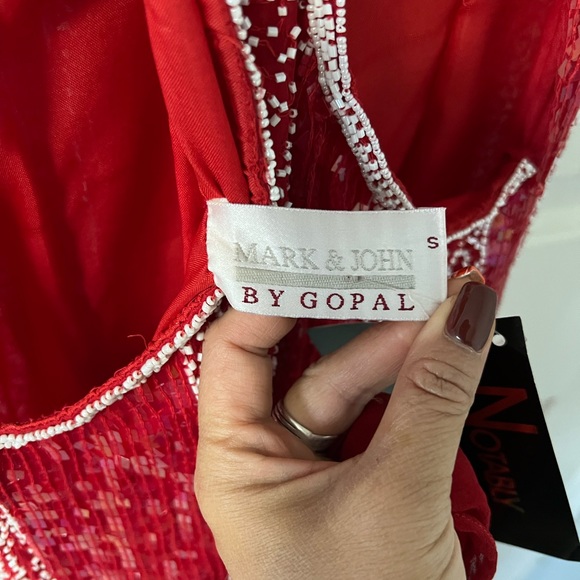 Beautiful red sequins evening gown with matching shawl & asymmetrical hem line - Picture 4 of 9